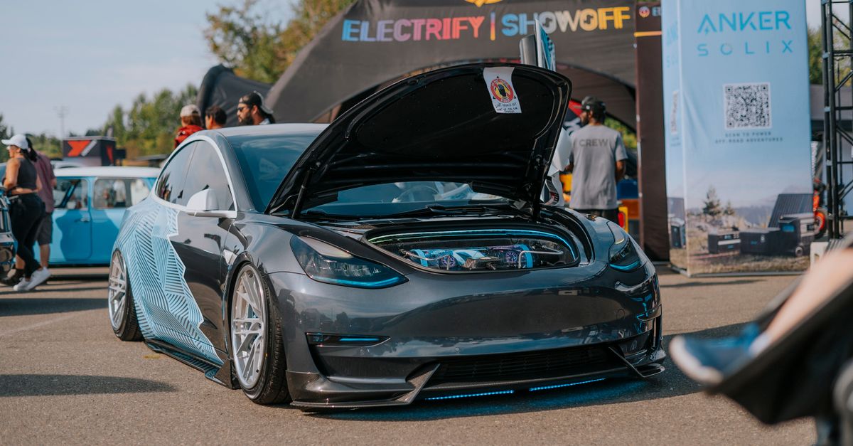 Automobile solaire : Hongqi révolutionne avec une capacité énergétique impressionnante de 400 kWh grâce à sa nouvelle technologie 3 découvrez tout sur la voiture solaire : technologie innovante, avantages écologiques et performances durables pour un avenir plus vert.