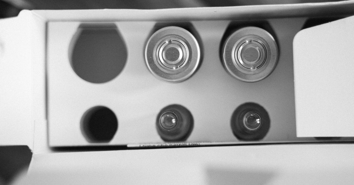BYD annonce une batterie à électrolyte solide pour 2027, suscitant l'inquiétude chez ses rivaux 8 découvrez les batteries à l'état solide : une technologie innovante offrant une meilleure sécurité, capacité accrue et une durée de vie prolongée pour les appareils électroniques et véhicules électriques.