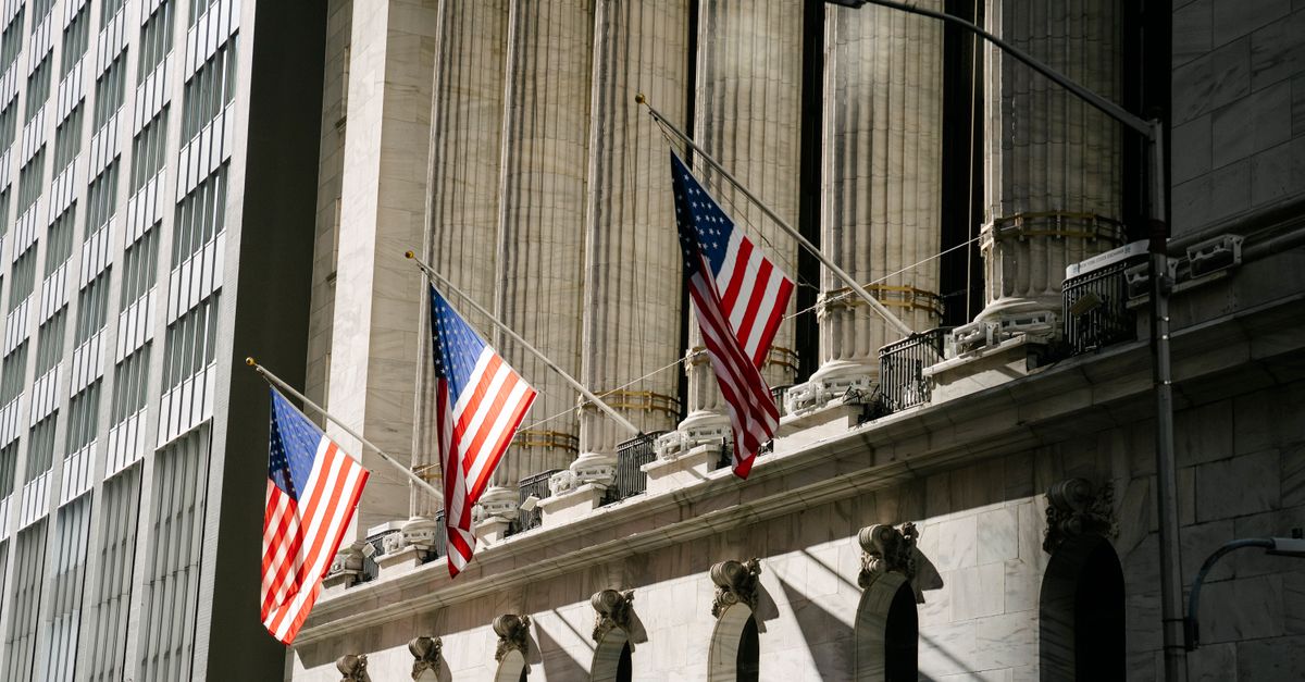 Wall Street sous tension : l'impact de la montée du pétrole et des taux d'intérêt avant la réunion de la Fed 10 découvrez l'univers dynamique de wall street, le cœur financier mondial, ses marchés boursiers, ses tendances économiques et son impact global.