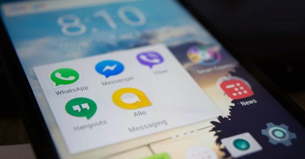 WhatsApp pourrait bientôt permettre l'utilisation simultanée de trois comptes sur un seul téléphone 5 découvrez comment utiliser plusieurs comptes whatsapp sur un même appareil facilement. gérer vos conversations personnelles et professionnelles sans effort grâce à notre guide complet.